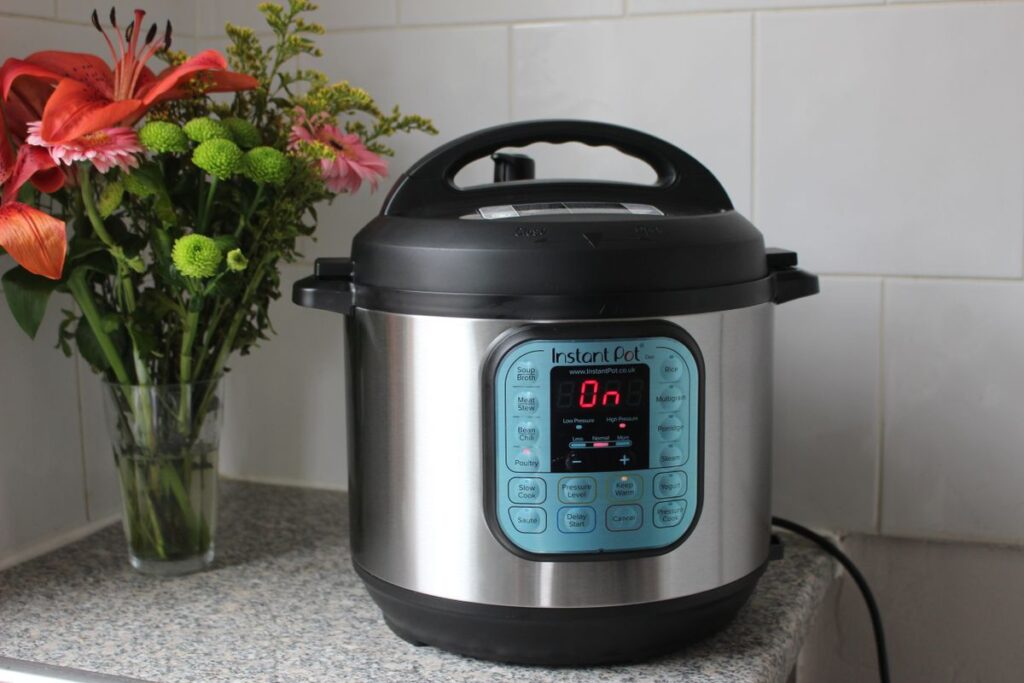 Instant Pot Duo 7-in-1 Electric Pressure Cooker 